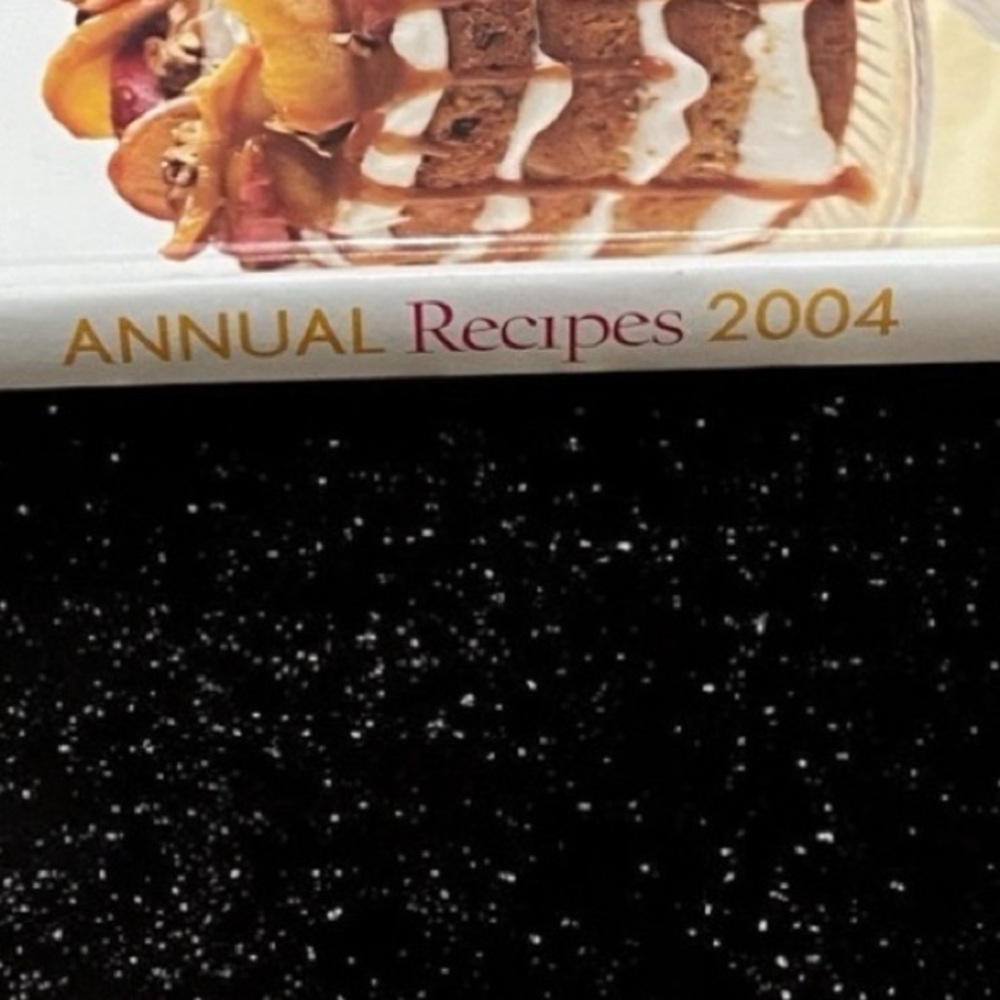 🌟 Better Homes & Gardens Annual Recipes 2004 - Cookbook gift
Vintage - Picture 4 of 4